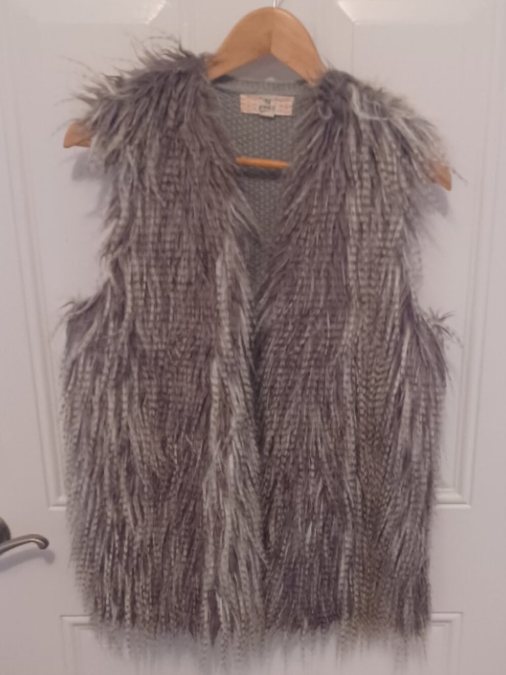 Pink Republic Beautiful Faux Fur Tan/Creme Vest Knit Stretch Back XL